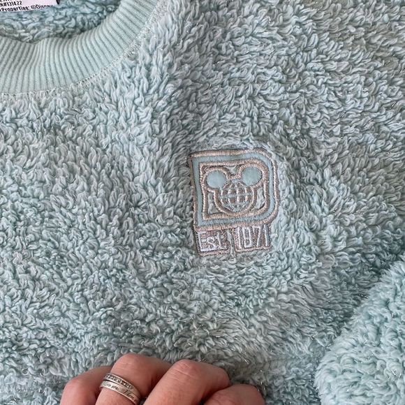 Disney Parks WDW Aqua Teal Turquoise Fluffy Sherpa Spirit Jersey Kids Sz Large - Picture 11 of 14